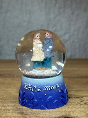 Tunç Kış Sevgililer Temalı Küçük Boy Işıklı Kar Küresi Dekoratif Hediyelik Eşya