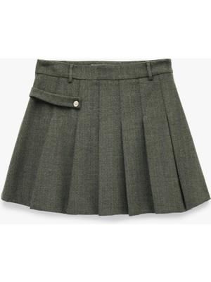 Koton Metal Aksesuar Detaylı Pileli A Kesim Mini Etek