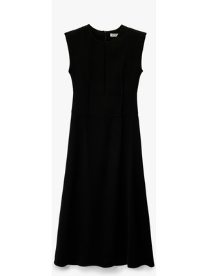 Koton Kolsuz Bisiklet Yaka Dikiş Detaylı Midi Elbise