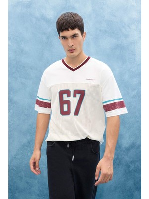 DeFacto Boxy Fit V Yaka Baskılı Kısa Kollu Tişört F8356AX25HS