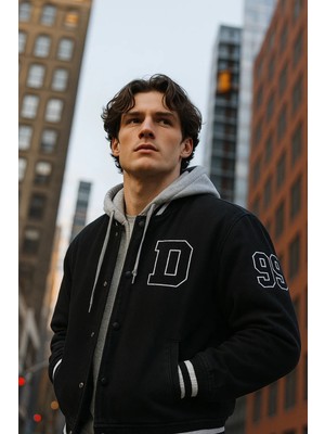 Damga Erkek Siyah Kapşonlu Denim Kolej Mont İçi Kürklü Kalın Oversize Model ile Şıklık