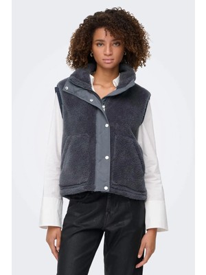 Only Onlbari Regular Fit Dik Yaka Cepli Peluş Yelek Bayan Yelek 15358902