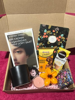 Huzur ve Okuma Kutusu & Kitap, Kahve ve Çikolata Seti & Sakinlik Hediyesi