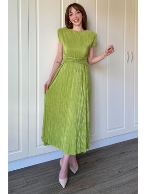Dilay Gökoğlu Butik Vatkalı Krinkıl Midi Bel Detaylı Yeşil Elbise