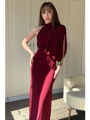 Dilay Gökoğlu Butik Zarif Dökümlü Tek Omuz Bordo Maxi Elbise Özel Günler İçin Trend Silüet