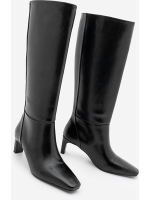 Marjin Kadın Küt Burun Fermuarsız Körüklü Kalın Topuklu Çizme Doreka Siyah