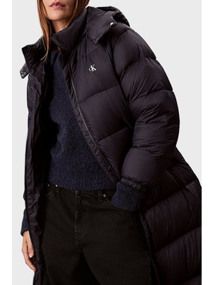 Calvin Klein Kapitoneli Regular Fit Kapüşonlu Kemerli Uzun Şişme Mont LV047D508GUB1 Bayan Mont LV047D508G Ub1