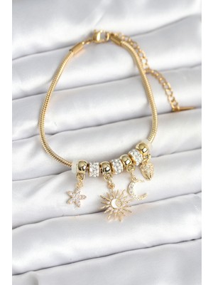 Clariss Pirinç Gold Renk Ay ve Güneş Charmlı Kadın Bileklik