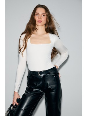 Grimelange ZAFEEA Kadın Havuz Yakalı Esnek Kumaşlı Çıtçıtlı Beyaz Bluz