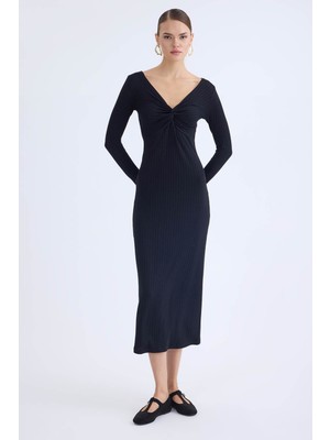 V Yaka Önü Düğüm Detaylı Uzun Elbise