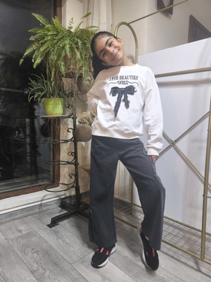 Şimo Butik Bayramlık Kız Çocuk Bol Paça Kot Pantolonlu Takım (Sweatshirt+ Beli Lastikli Pantolon) Kurdeleli Siyah