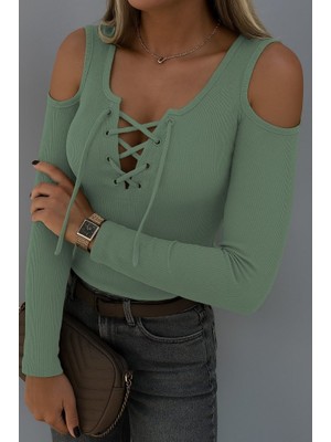Kadın Omuzlardan Açık Uzun Kollu Bağcıklı Kaşkorse Bluz