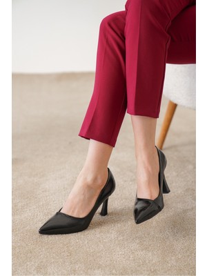 Özse Shoes Bej E Siyah Rugan Stiletto