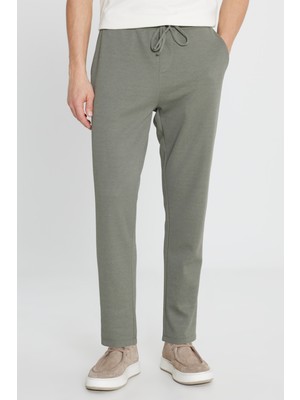 Pamuklu Standart Fit Normal Kesim Beli Lastikli Diagonal Desenli Örme Pantolon