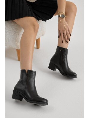 Tonny Black Kadın Siyah Cilt Termo Taban Topuklu Bot Fermuarlı Şık Model