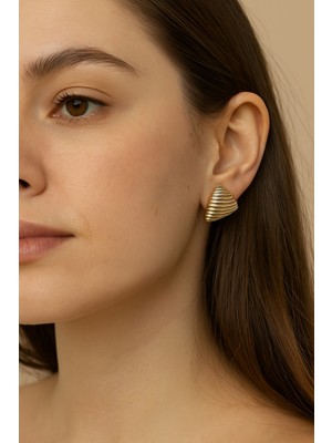 Sacce Scarves & Accessories Vintage Çizgili Üçgen Küpe – Gold ve Ekru Tonlarında