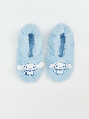 Lc Waikiki Yeni Sezon Cinnamoroll Nakışlı Kaydırmaz Tabanlı Kız Çocuk Ev Çorabı