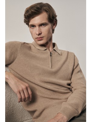 İmza Koyu Bej Fermuarlı Polo Yaka Uzun Kol Cepsiz Comfort Fit Casual Pamuklu Triko Kazak 1012255202