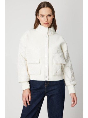 Eskişehir Mağazacılık 60711 Onteks Mont Cepleri ve Kolları Kapitoneli Dik Yaka