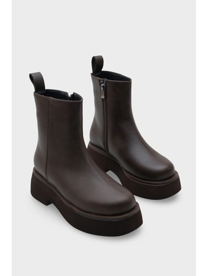 Capone Outfitters Darla Yuvarlak Burunlu Yandan Fermuarlı Trak Tabanlı Kadın Bot