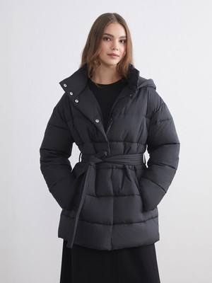 Lc Waikiki Yeni Sezon Kapüşonlu Beli Kuşaklı Kadın Şişme Mont