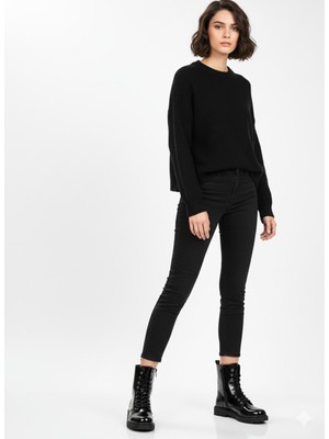 Limeo Bağcıklı Fermuarlı Kaymaz Tabanlı Siyah Cilt Kadın Bot