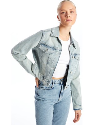 Lc Waikiki Yeni Sezon Gömlek Yaka Crop Kadın Jean Ceket