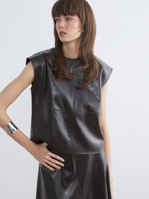 Lc Waikiki Yeni Sezon Bisiklet Yaka Deri Görünümlü Bluz