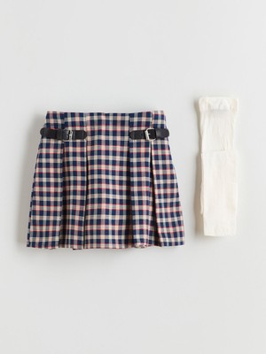 Lc Waikiki Yeni Sezon Beli Lastikli Kız Çocuk Şort Etek ve Külotlu Çorap