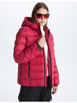 Lc Waikiki Yeni Sezon Kadın Kapüşonlu Düz Şişme Mont