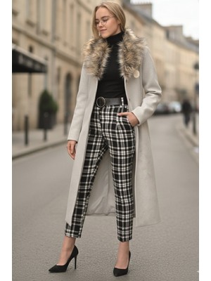 Barbora Yakası Kürklü Kaşe Kadın Kaban