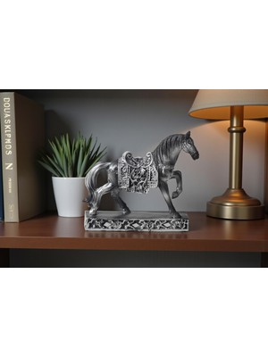 Elifeshop Lüks Nakış Işlemeli At Heykeli Dekoratif Masaüstü Biblo 10 Cm. Ev Ofis Yeni Yıl Hediyesi Vitrin Süsü