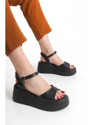 Limeo Kadın Yazlık Sandalet Ayakkabı Yüksek Dolgu Taban Suni Deri Siyah Renkli Konforlu Tasarım