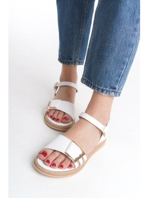 Limeo Cilt Şeritli Gold Tokalı Rahat Alçak Düz Taban Yazlık Kadın Beyaz Sandalet Terlik