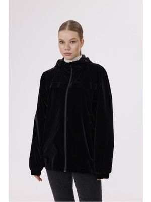 Freemen Kadın Kapüşonlu Nova Kumaş Hafif ve Dayanıklı Şık Mevsimlik Su ve Rüzgar Geçirmez Yağmurluk