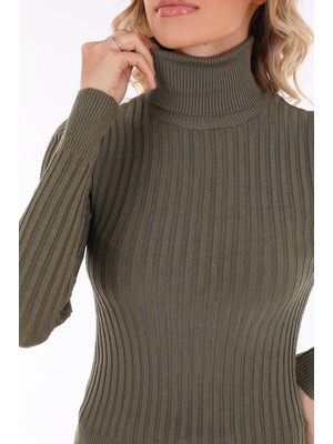 Alışveriş Sokağı Standart Beden Likralı Yeşil Boğazlı Triko Kazak