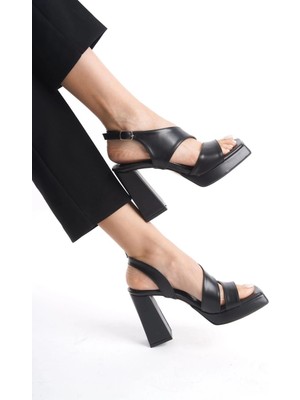 Bosel Cica Siyah Cilt Topuklu Ayakkabı