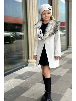 Riccotarz Kız Çocuk Yakası Kürk ve Yonca Detaylı Etekli Ekru Kaşe