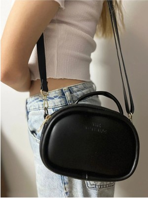 Oval Form Mini Çapraz Omuz Çantası
