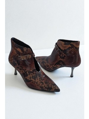 E.R.S Air Comfort Hakiki Deri Yılan Desenli Kahverengi Kadın Bilekte Bot 7 cm Metal Ince Topuk Sivri Burun