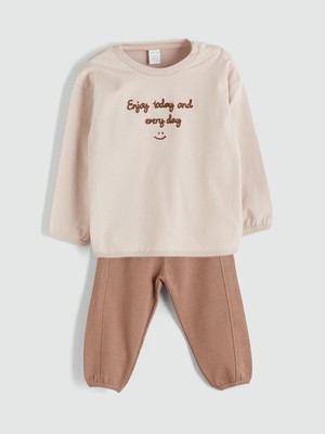 LC Waikiki Özmarka Yeni Sezon Bisiklet Yaka Fırfır Detaylı Kız Bebek Tişört ve Tayt