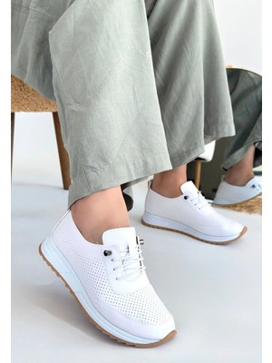 Tone Beyaz Cilt Bağcıklı Spor Ayakkabı