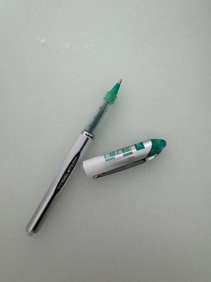 Uni-Ball Roller Kalem Vision Elite Bilye Uç 0.8 mm Yeşil (1 Adet)