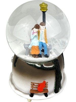 Bıyıklı Tobacco Sokak Lambası Altındaki Aşıklar Işıklı ve Müzikli Kar Küresi