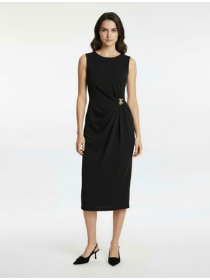 Koton Bisiklet Yaka Yırtmaçlı Kolsuz Aksesuar Detaylı Midi Boy Kalem Elbise