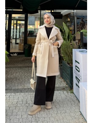 Tesettür Diyarı Ribana Içi Kürklü Suni Deri Kaban- Krem