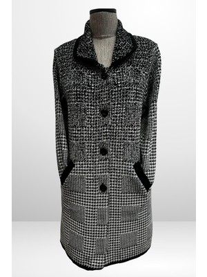 By Saygı Kadın Önü Düğmeli Kazayağı Desenli Cepli Büyük Beden Triko Kaban