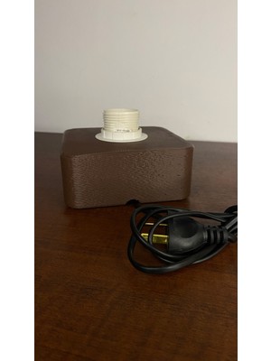 noctabir lunfardo'dan masa lambaları ıçin  e27 kare taban