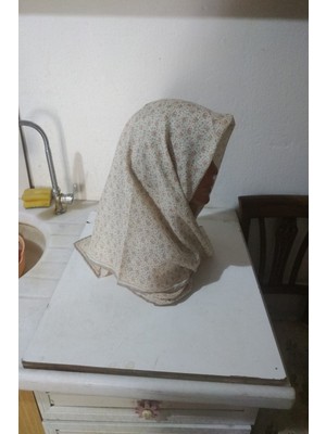 Güzel Kaman Locelle Bej Kahfe Portakal Mini Desenli 1 Adet Soft Başörtü Kaliteli Kullanışlı Şık
