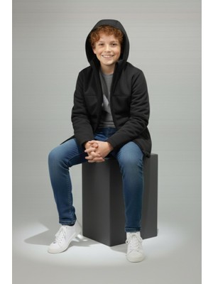 Asyakids Club Erkek Çocuk Kapüşonlu Fermuarlı Dik Yaka Su ve Rüzgar Geçirmez Softshell Mont